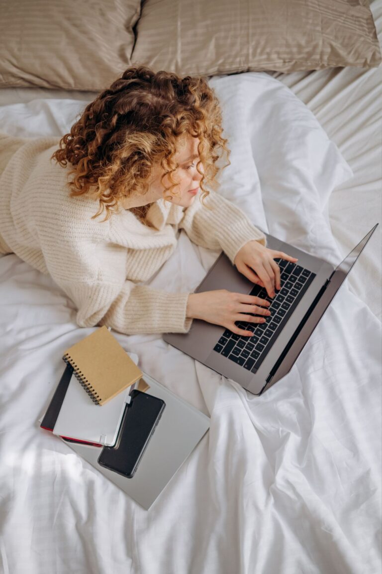 6 Creative Stay at Home Mom Business Ideas You Can Do in Pjs!